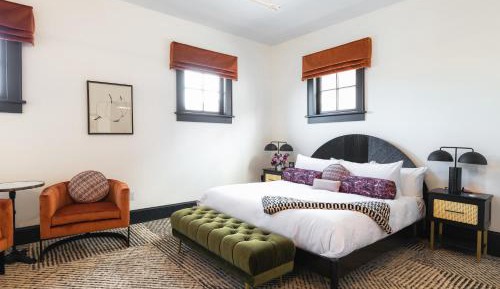 Deluxe King Room