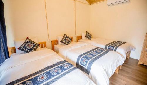Triple Room with Balcony