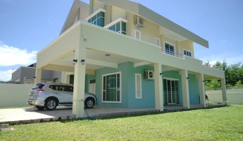 Six-Bedroom House