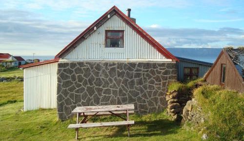 Cottage (5 Adults)