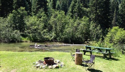 Creek Side Cabin (1 queen, 1 twin, 1 cot)