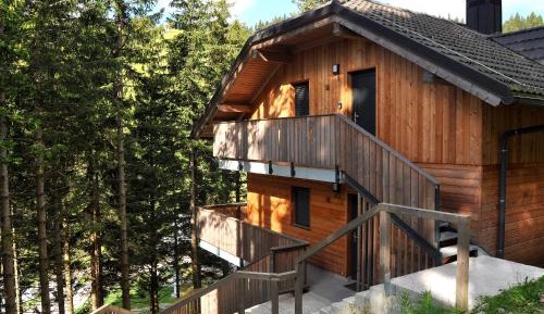 Apartment with Mountain View