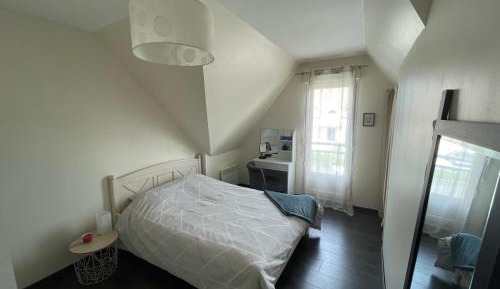 Standard Double Room with Shared Bathroom