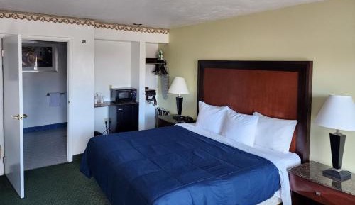 King Room with Twin Sofa Bed