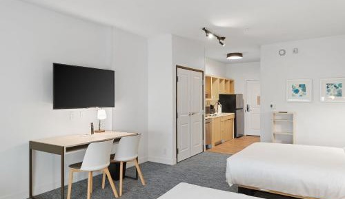 Large Studio with Two Queen Beds