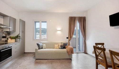 Superior One-Bedroom Apartment with Balcony