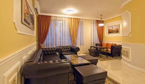 Luxury One-Bedroom Apartment