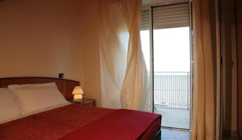 Family Apartment (4 Adults + 2 Children)