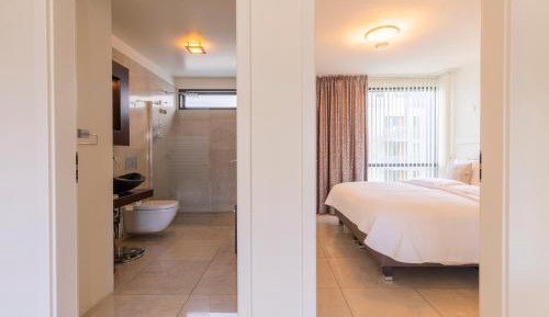 One-Bedroom Suite with Balcony