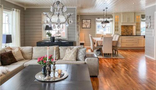 Five-Bedroom Holiday Home
