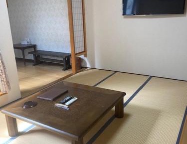 Large Semi Double Room with Tatami Area