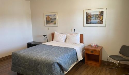 Standard Queen Room