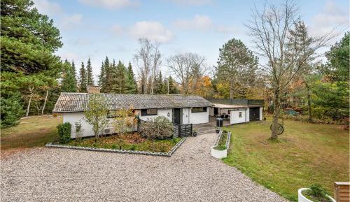 Three-Bedroom Vacation Home 