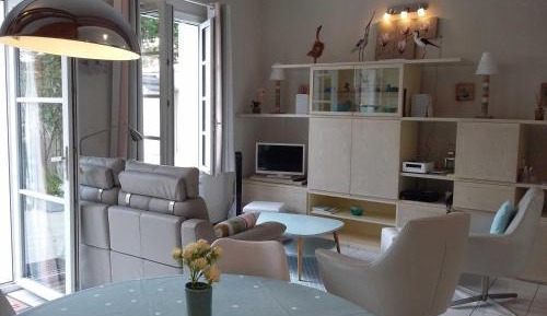 Apartment (3 Adults)