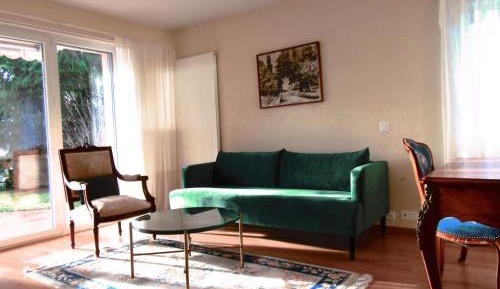 Apartment with Lake View