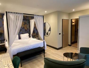King Suite with Spa Bath