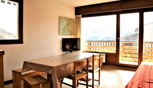 Apartment (6 Adults)