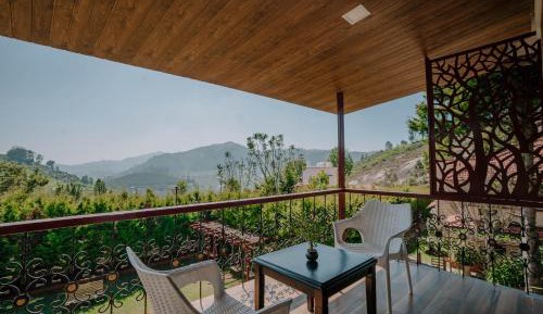 Suite with Mountain View