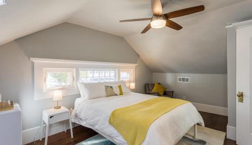 Deluxe Queen Room