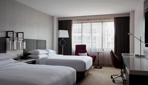 Double Room with Two Double Beds - Club Lounge Access