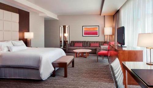 Corner Studio Suite, Studio Suite, 1 King, City view