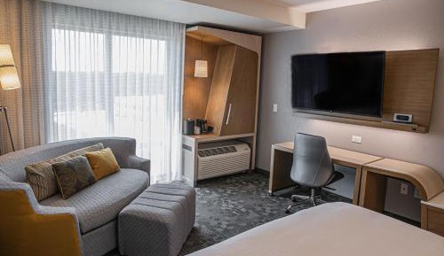 King Guest Room with Sofa Bed