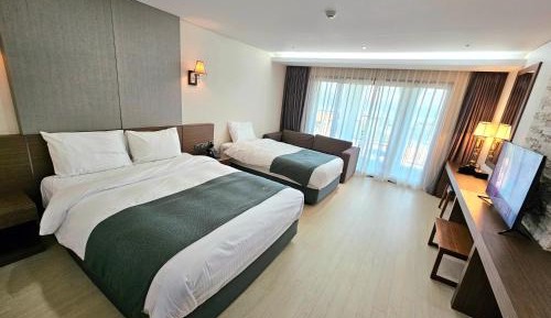 Deluxe Twin Room