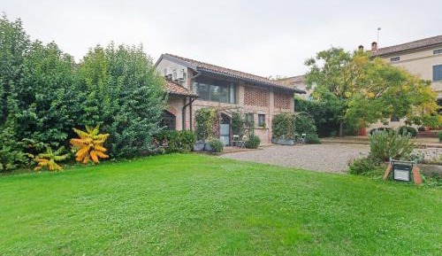 One-Bedroom Holiday Home