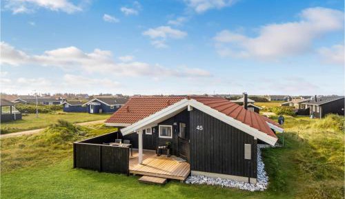 Three-Bedroom Holiday Home 