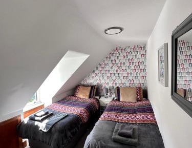 Standard Twin Room with Shared Bathroom