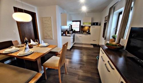 Deluxe Two-Bedroom Apartment