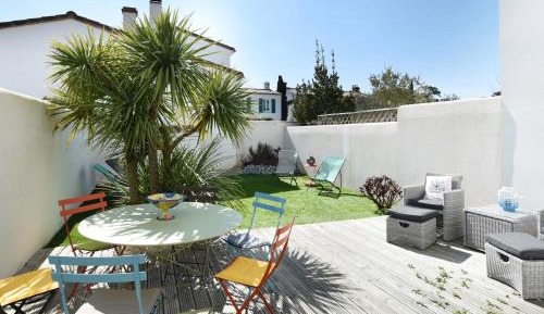 Holiday Home (6 Adults)