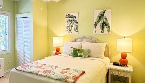 Standard Queen Room