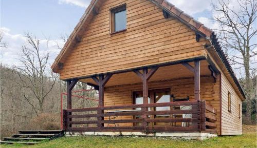 Three-Bedroom Holiday Home 