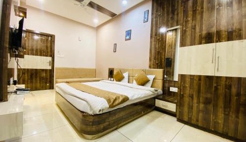 Deluxe Double Room with Extra Bed