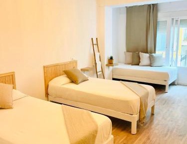 Superior Twin Room with Shared Bathroom
