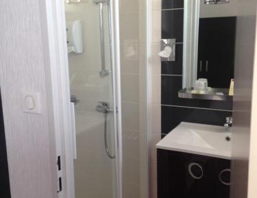 Double Room with King-Size Bed (Balcony)