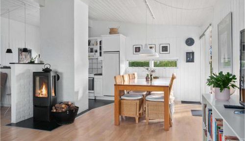 Three-Bedroom Holiday Home 