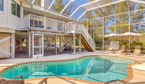Four-Bedroom Holiday Home