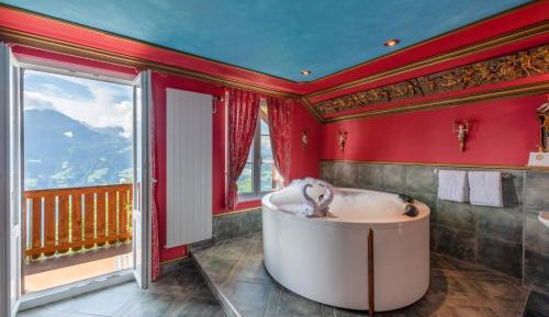 Château d'amour Suite with Spa Bath