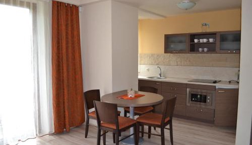 Family One-Bedroom Suite