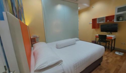Deluxe Queen Room