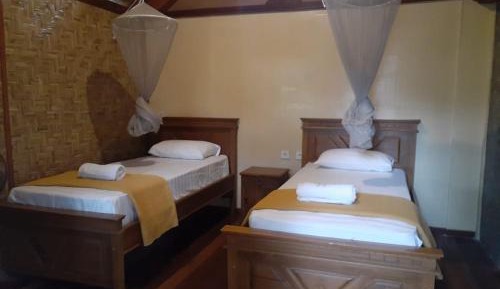 Double or Twin Room with Private Bathroom