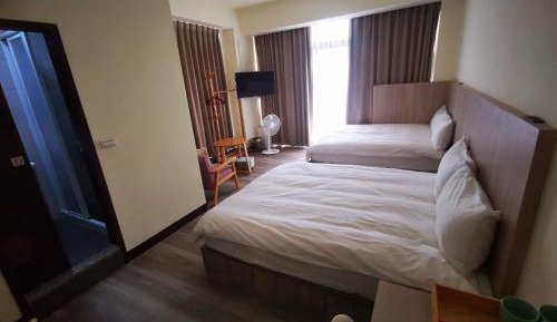 Quadruple Room with Private Bathroom