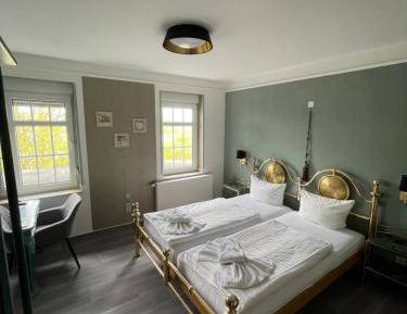 Double or Twin Room with Shower