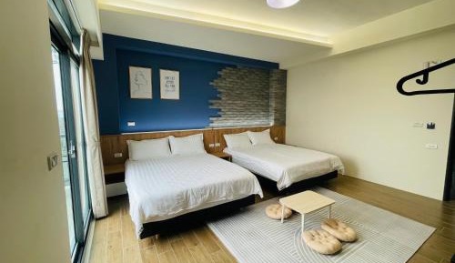 Quadruple Room with Private Bathroom