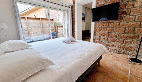 Premium Double Room Terrace with indoor patio view