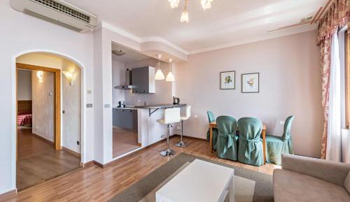 Superior One-Bedroom Apartment