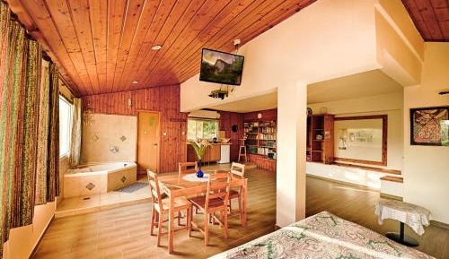 Studio with Spa Bath