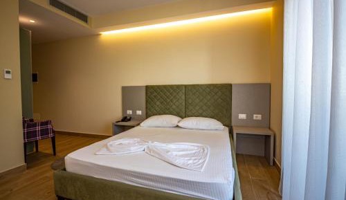 Double Room with Balcony and Side Sea View